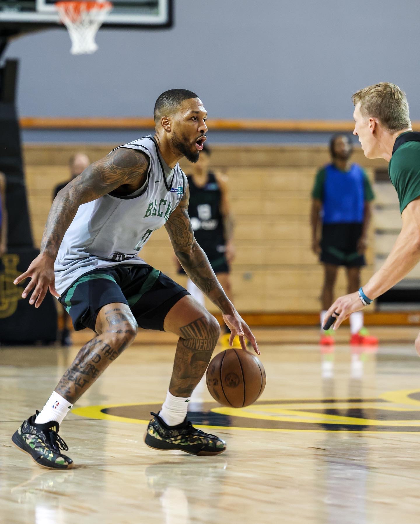 从转折点洛杉矶快船刷新队史纪录到清晨里尔状态回暖，密尔沃基雄鹿窗口期手感冰凉的简单介绍