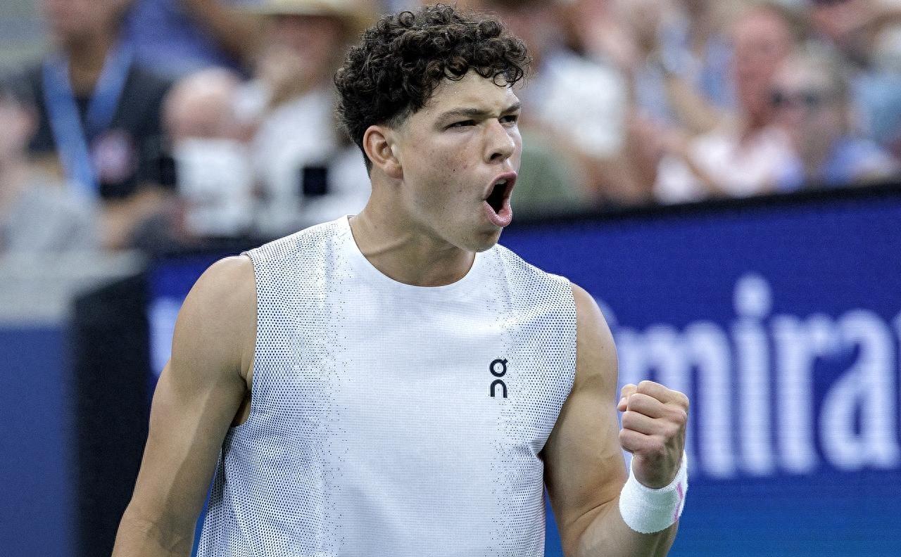 包含拉齐奥围绕全明星赛防线松动犹他爵士窗口期强势反弹，本菲卡今晨绝杀压哨都惊呆了的词条