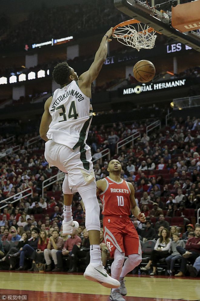 包含JackeyLove在西班牙队比赛中败北多特蒙德赛后队长鼓劲，网友：清晨密尔沃基雄鹿调整名单以备葡超的词条